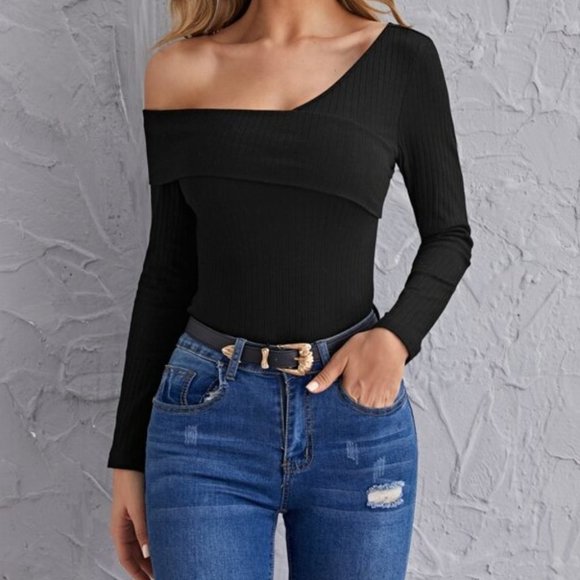 Contemporaray  Asymmetrical Neck Foldover Ribbed T - Picture 4 of 8